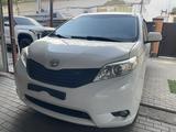 Toyota Sienna 2012 года за 12 300 000 тг. в Караганда