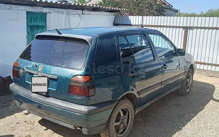 Volkswagen Golf 1993 года за 1 400 000 тг. в Семей