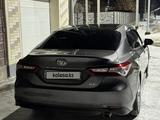 Toyota Camry 2018 года за 13 500 000 тг. в Кызылорда – фото 3