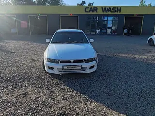 Mitsubishi Galant