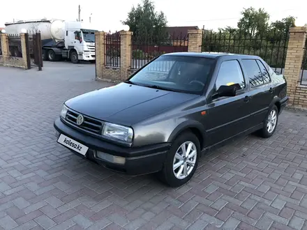 Volkswagen Vento 1992 года за 1 000 000 тг. в Караганда – фото 4