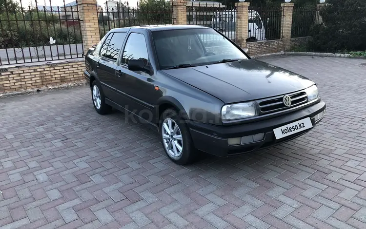 Volkswagen Vento 1992 годаfor1 000 000 тг. в Караганда