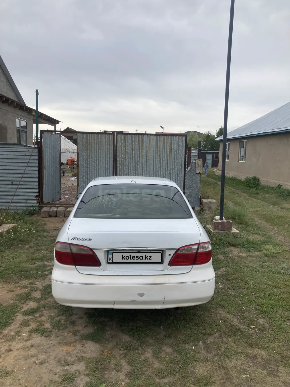 Nissan Maxima, 2001