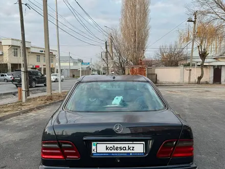 Mercedes-Benz E 320 2000 года за 5 500 000 тг. в Шымкент – фото 7