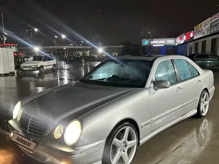 Mercedes-Benz E 55 AMG 2002 года за 9 500 000 тг. в Шымкент – фото 2