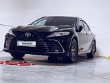 Toyota Camry 2021 года за 18 500 000 тг. в Алматы – фото 2