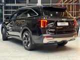 Kia Sorento Premium 2025 года за 23 990 000 тг. в Костанай – фото 2