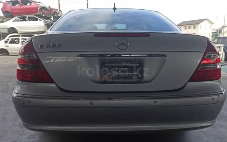 Крышка багажника Mercedes-Benz W211 E-class (Оригинал) за 60 000 тг. в Астана
