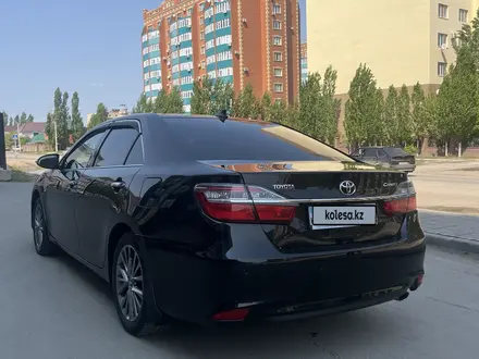 Toyota Camry 2016 года за 12 000 000 тг. в Актобе – фото 3