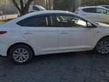 Hyundai Accent 2021 года за 9 800 000 тг. в Алматы – фото 2