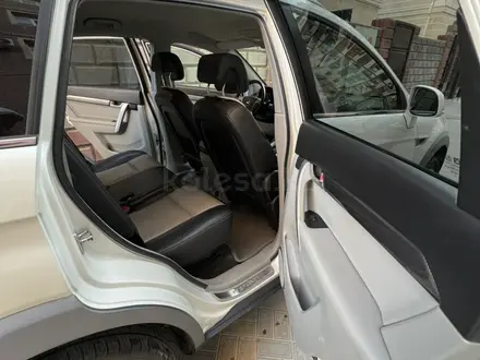 Chevrolet Captiva 2012 года за 8 000 000 тг. в Актау – фото 20