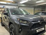 Toyota RAV4 2022 года за 14 500 000 тг. в Актау