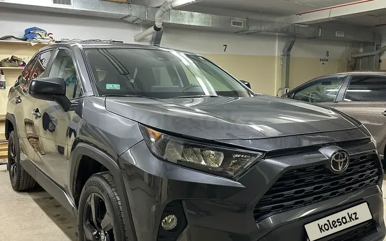 Toyota RAV4 2022 года за 15 000 000 тг. в Актау