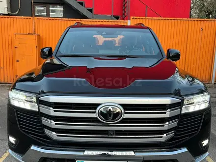 Toyota Land Cruiser 2023 года за 48 500 000 тг. в Алматы – фото 2