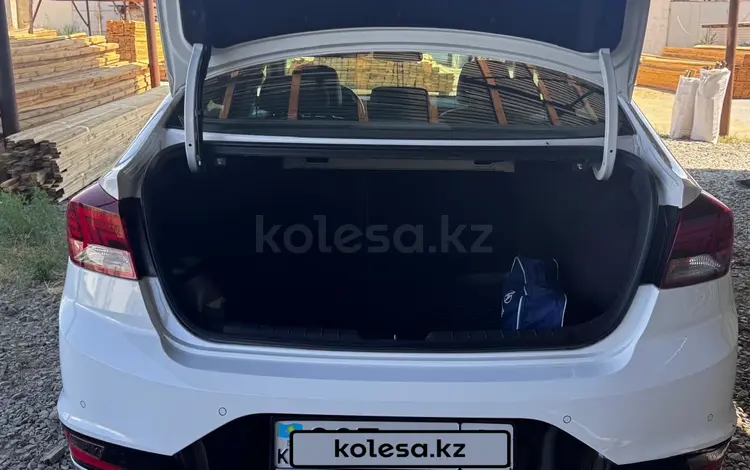 Hyundai Elantra 2020 года за 9 000 000 тг. в Актау