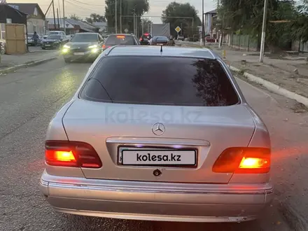 Mercedes-Benz E 240 2000 года за 2 200 000 тг. в Алматы – фото 10