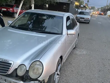 Mercedes-Benz E 240 2000 года за 2 200 000 тг. в Алматы – фото 11