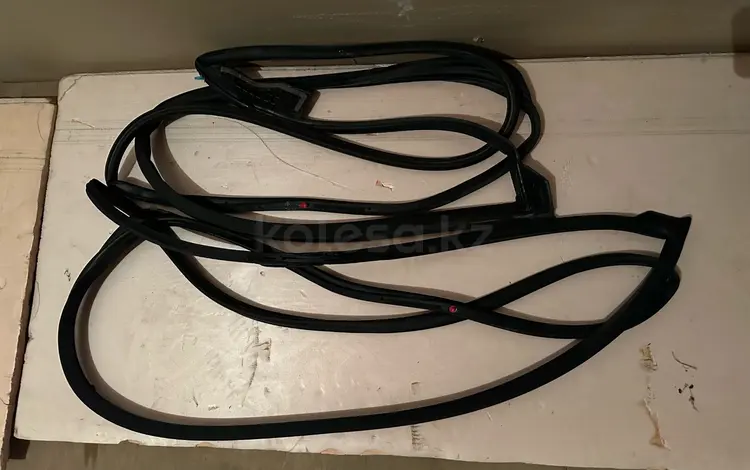 Уплотнители дверей Prado 150 2009-2022 за 5 000 тг. в Алматы