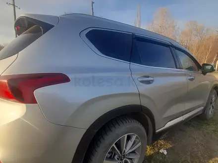 Hyundai Santa Fe 2019 года за 14 000 000 тг. в Семей – фото 23