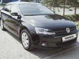 Volkswagen Jetta 2014 года за 4 390 000 тг. в Костанай – фото 2