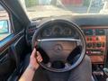 Mercedes-Benz E 200 1997 года за 3 500 000 тг. в Сатпаев – фото 10