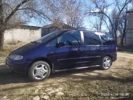 Ford Galaxy 2000 года за 3 200 000 тг. в Уральск – фото 2