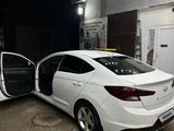 Hyundai Elantra 2019 годаүшін8 000 000 тг. в Жанаозен – фото 2