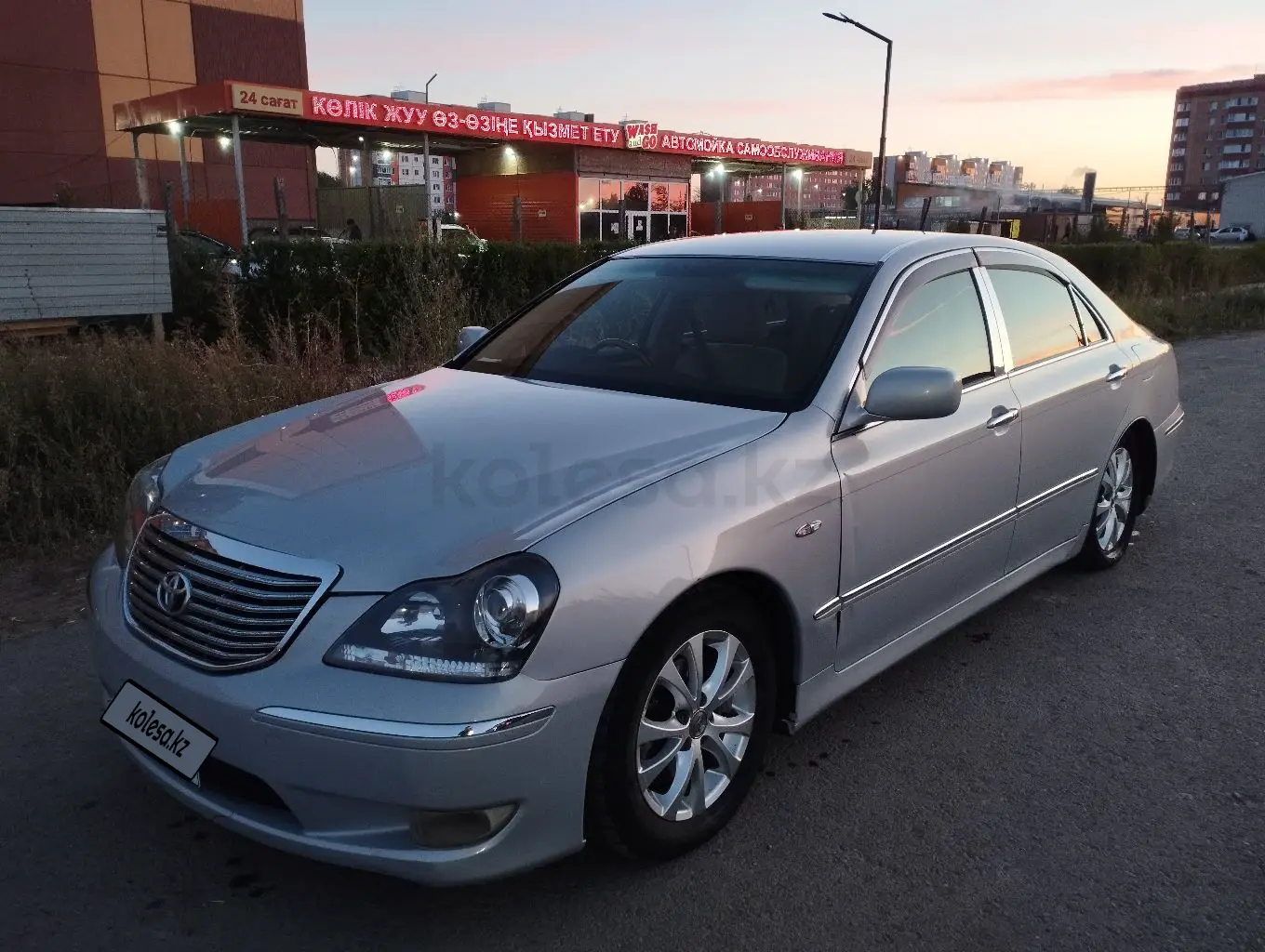 Toyota Crown Majesta, 2005