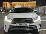 Toyota Highlander 2017 года за 18 000 000 тг. в Актобе – фото 3