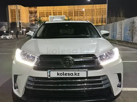 Toyota Highlander 2017 года за 18 000 000 тг. в Актобе – фото 3