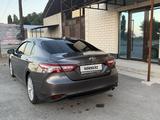 Toyota Camry 2019 года за 13 650 000 тг. в Тараз – фото 2