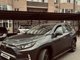 Toyota RAV4 2020 годаүшін13 000 000 тг. в Актобе – фото 3