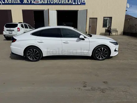 Hyundai Sonata 2023 года за 11 200 000 тг. в Актобе – фото 4