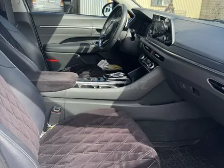 Hyundai Sonata 2023 года за 11 200 000 тг. в Актобе – фото 9