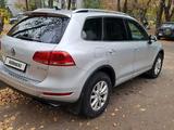 Volkswagen Touareg 2012 годаfor11 000 000 тг. в Алматы – фото 3