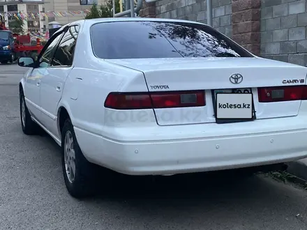 Toyota Camry 1997 года за 3 300 000 тг. в Алматы – фото 2