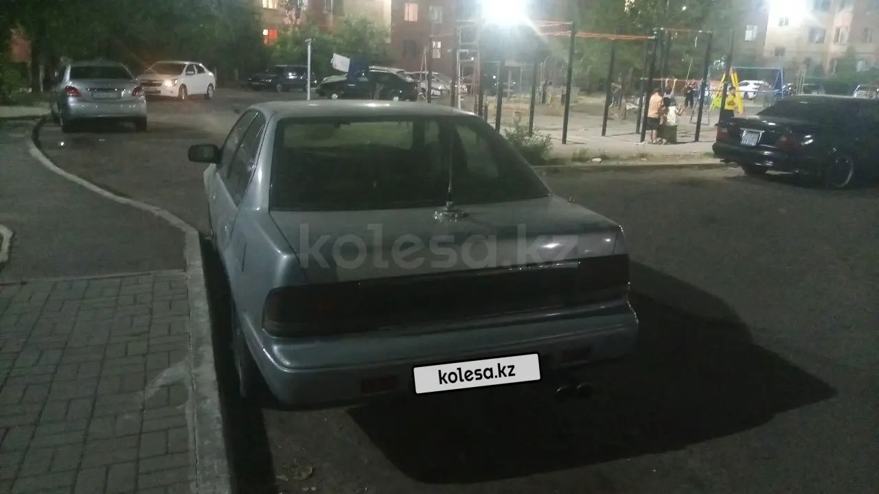 Nissan Maxima, 1990
