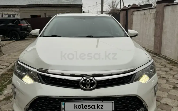 Toyota Camry 2017 года за 13 500 000 тг. в Уральск