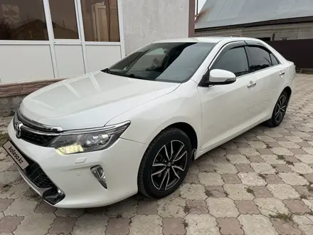 Toyota Camry 2017 года за 13 500 000 тг. в Уральск – фото 3