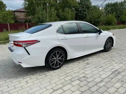 Toyota Camry 2018 года за 10 500 000 тг. в Актау – фото 2