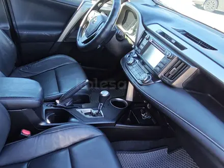 Toyota RAV4 2015 года за 7 700 000 тг. в Актау – фото 3