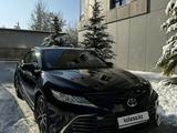 Toyota Camry 2022 годаfor16 800 000 тг. в Алматы – фото 2