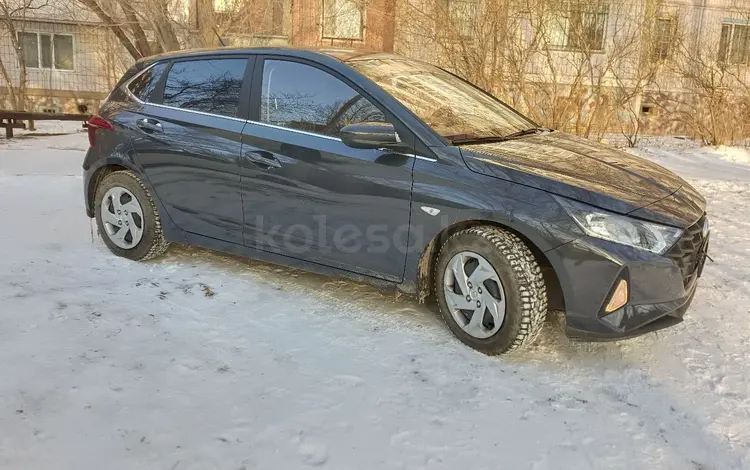 Hyundai i20 2023 годаfor7 400 000 тг. в Караганда