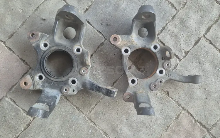 Поворотный кулак (Цапфа) Mitsubishi Pajero 3 и 4 за 15 000 тг. в Алматы