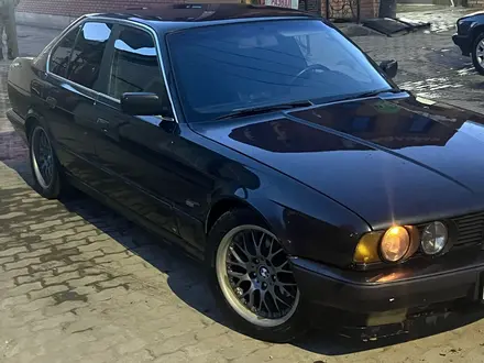 BMW 545 1989 года за 3 500 000 тг. в Актобе – фото 4