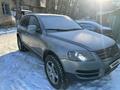 Volkswagen Touareg 2002 годаfor4 000 000 тг. в Астана – фото 7