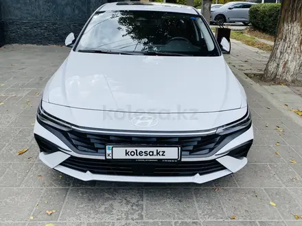 Hyundai Elantra 2024 года за 9 350 000 тг. в Шымкент