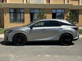 Lexus RX 350h 2023 годаүшін32 500 000 тг. в Шымкент – фото 4