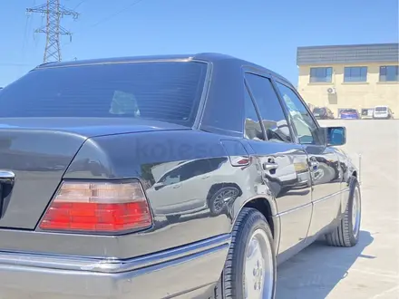 Mercedes-Benz E 280 1993 года за 1 700 000 тг. в Актау – фото 3