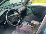 Mercedes-Benz C 180 1995 годаүшін900 000 тг. в Макинск – фото 2